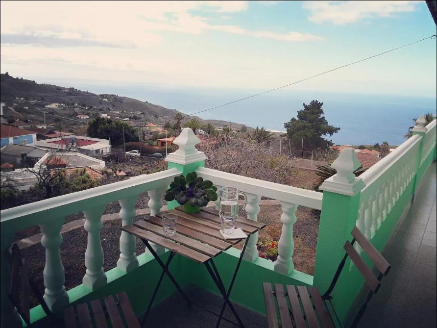 Sea And Mountain View Apartment Los Llanos De Aridane Exterior photo